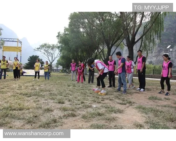 上海足球队阵地战革新探索:重塑战术理念与团队协作新模式